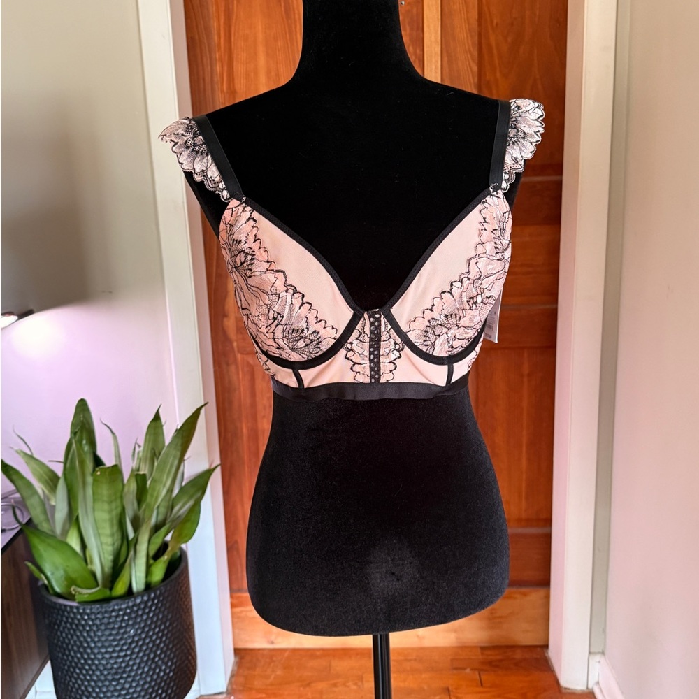 Auden Bra Sz LARGE  32 C ish